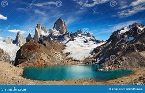 Monte Fitz Roy, Patagonia, La Argentina Foto de archivo - Imagen de ...