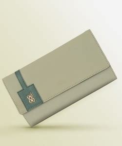 Buy Baggit Women Green Sling Bag GREEN Online @ Best Price in India ...