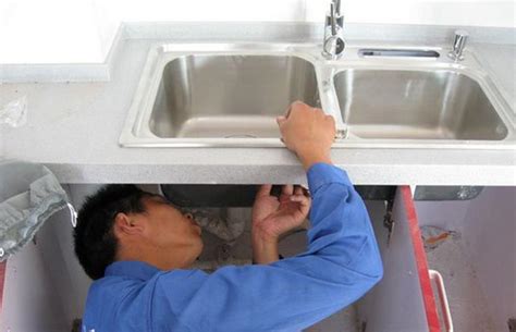 厨房水槽安装的正确步骤和弗兰卡水龙头小编选购方法