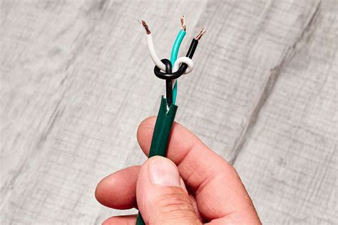 How To Wire An Extension Cord Plug | Storables