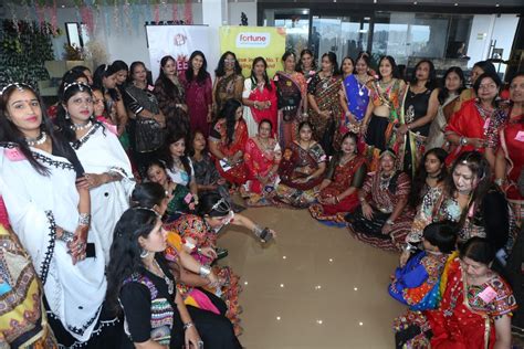 Jain Mahila Manch Organized Dandiya Dhamal Lakecity :: pressnote.in