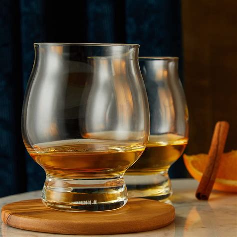 Unlock The Perfect Pour with An Amazing Bourbon Glasses!
