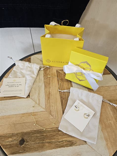 Kendra Scott - Hearts & Hoops