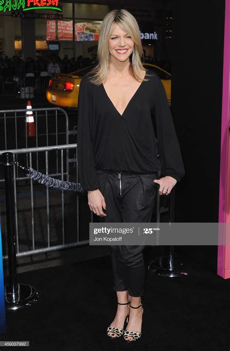 Kaitlin Olson's feet