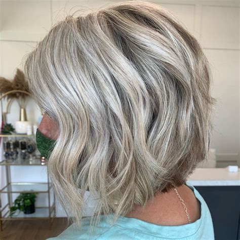 35 Beautiful Short Platinum Blonde Hairstyles to Elevate Your Style ...