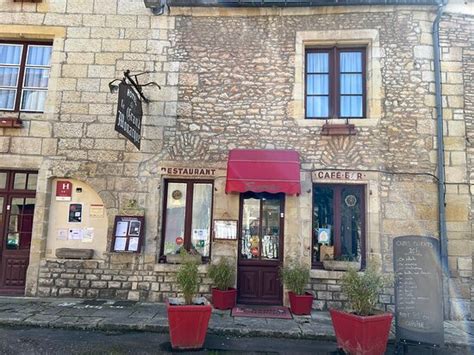 HÔTEL-RESTAURANT LE GRAND MONARQUE (Donzy) - Hotel Reviews, Photos ...