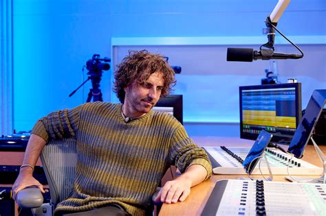 Apple Music expands live global radio offering with three brand-new ...