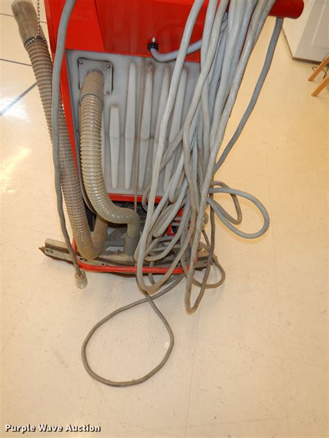 Dayton 3Z667 floor scrubber in Topeka, KS | Item EQ9938 sold | Purple Wave