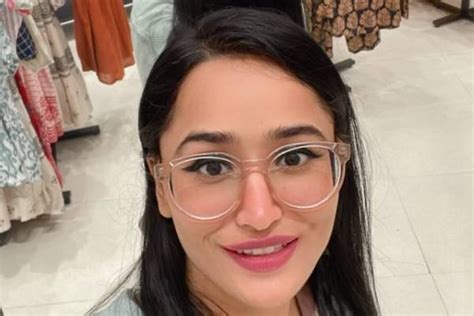 Kajal Pandey Biography: Wiki, Age, Family, Career, Boyfriend, Net Worth ...