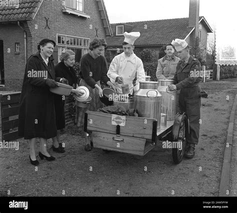 Milkmen hi-res stock photography and images - Alamy