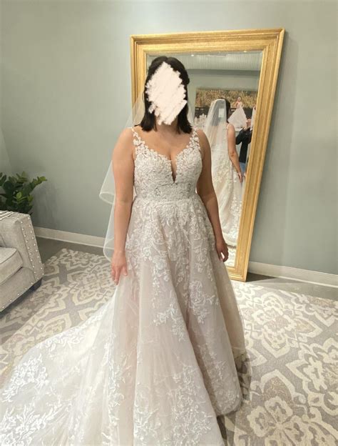 Help figuring out what kind of bra to wear with my dress? I'm a size ...