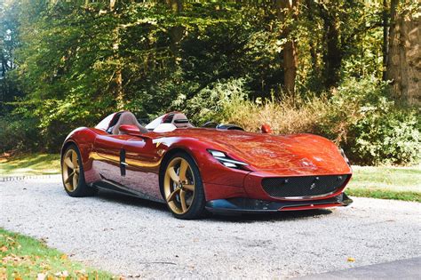 15 Shades Of Ferrari Red | ROSSOautomobili
