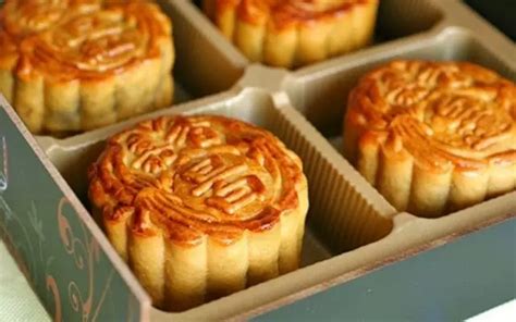 The Famous Chinese Moon Cake At Kolkata's Chinatown | WhatsHot Kolkata