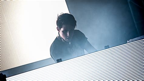 Porter Robinson Announces Sophomore Album Due in 2024 - EDM Chicago