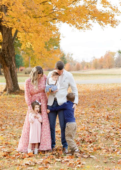Fall Family Photo Shoot Ideas