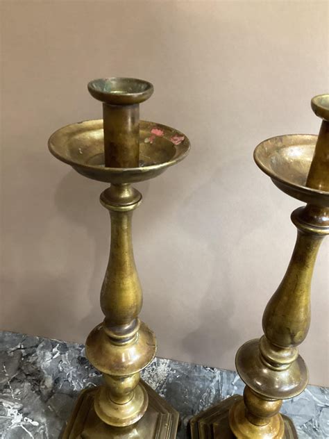Pair of English Hexagonal Base Brass Candlesticks For Sale at 1stDibs