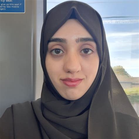 Hira - English teacher - ₹1586/h