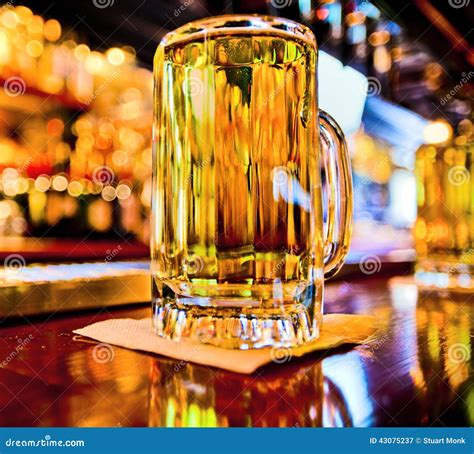 Pint of beer stock image. Image of beverage, frosty, interior - 43075237