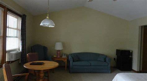 SNOWSHOE LODGE (Lake Placid) - Hotel Reviews, Photos, Rate Comparison ...