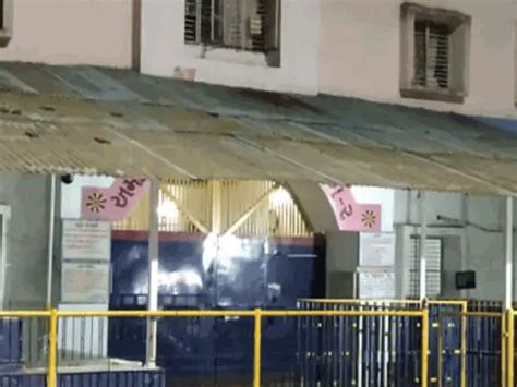 DCPs of all zones of Ahmedabad get uniforms immediately reach CP office ...