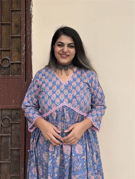 Rhea Hand Block Printed Nyra Cut Midi Dress – Kasaa Hues