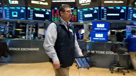 US stocks today: Wall Street falls as oil spikes, Fed rate hold and war ...
