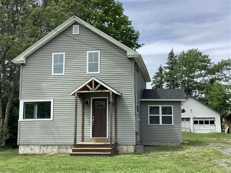 27 Turner St, Presque Isle, ME 04769 - MLS 1564106 - Coldwell Banker