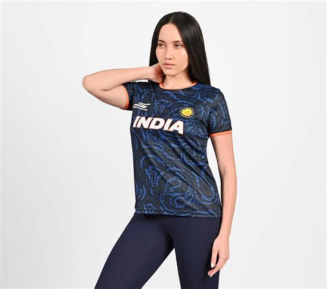 Buy Women's Tshirts Online | Skechers India