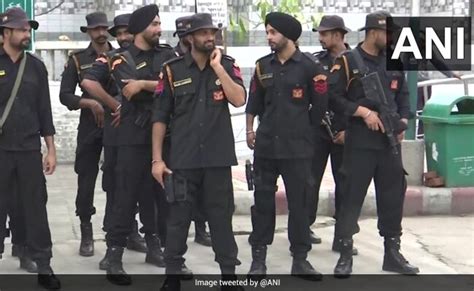 Agneepath Protest:हरियाणा के महेंद्रगढ़ में पिकअप में लगाई आग, लुधियाना ...