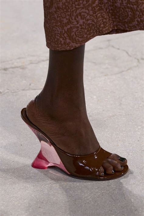 6 comfortable sandal trends you won't want to leave home without this ...