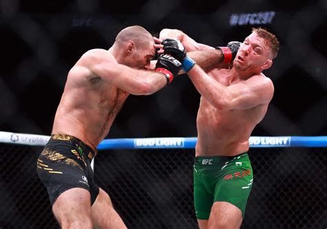 Sterling revealed who he would give the win in the Strickland-Du ...