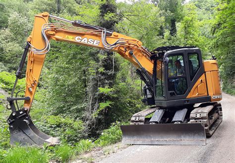 Open media 1 in modal