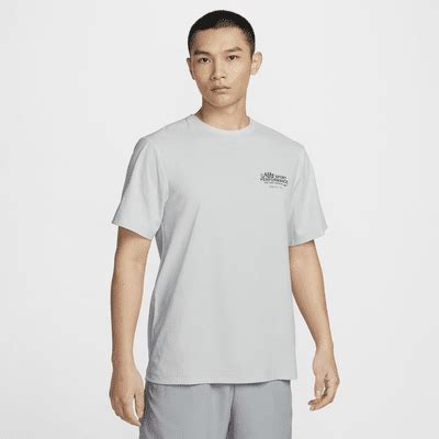 Nike Hyverse Men's Dri-FIT UV Short-sleeve Versatile Top. Nike IN