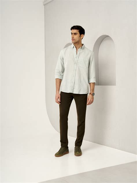 Buy Men's Oliver Textured Power Stretch Pants Online In India