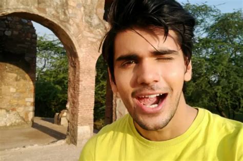 Love Clicking Photos? A Camera Phone Is All You Need To Take Stunning ...