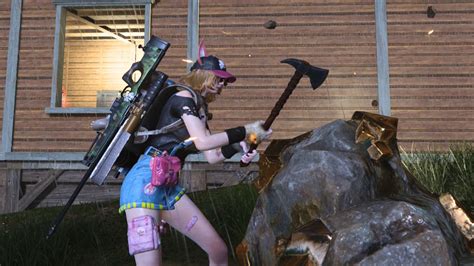 Once Human Guide : Can You Repair Your Pickaxe?