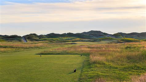 🏌️ Book & Save On A 2026 Golf Tour To Royal St Davids Golf Club
