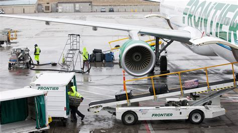 Frontier Airlines offers free checked bags promo in swipe at Southwest