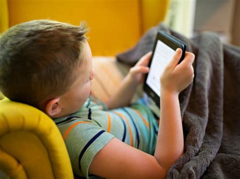 Kids Using Tablet 的图像结果