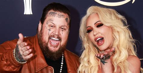 Bunnie Xo Hilariously Challenges Jelly Roll To Say Words In His ...