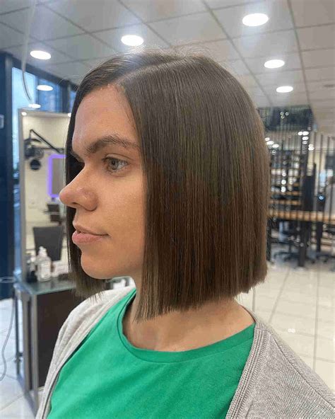 20 Neck-Length Blunt Bob Hairstyles