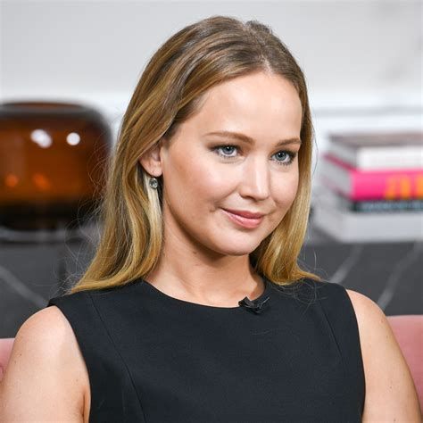 How Tall Is Jennifer Lawrence | Height Comparison Tool