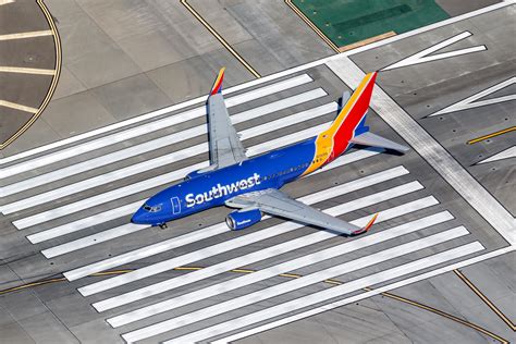 Police Board Southwest Airlines Plane At Savannah/Hilton Head ...