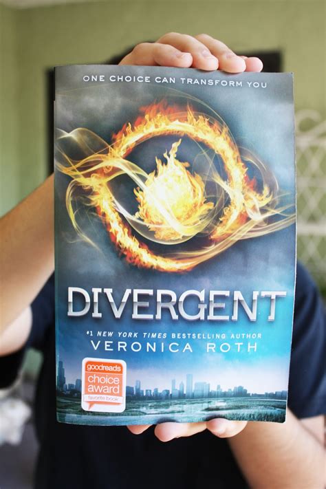 Rawr Reader: Divergent Book Review