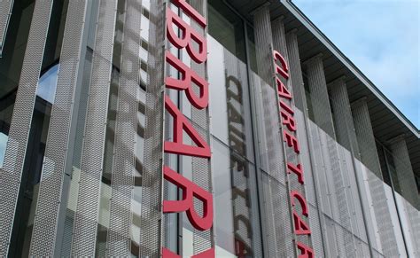 UMass Dartmouth Claire T. Carney Library - Cambridge Architectural