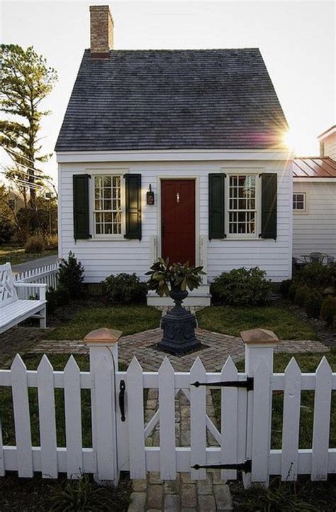Inside Tiny Cape Cod Homes