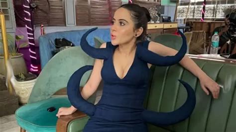 ‘I am Urfi Javed,’: Netizens fume over Uorfi’s arrogance, watch