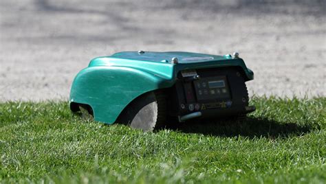 Robot tagliaerba automatico e senza filo   Carlo Ranzoni  