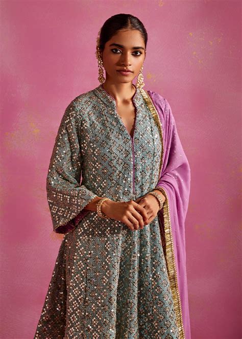 AVRA – mustard moon