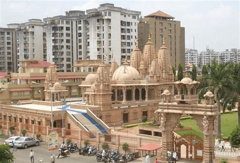 सुरतमध्ये भेट देण्याची ठिकाणे आणि करण्यासारख्या गोष्टी | Housing News